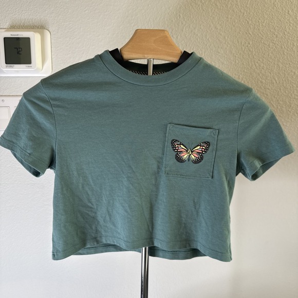Volcom Tops - Volcom Juniors Cropped T-shirt with Butterfly Yin Yang Design Green Size S (7/8)